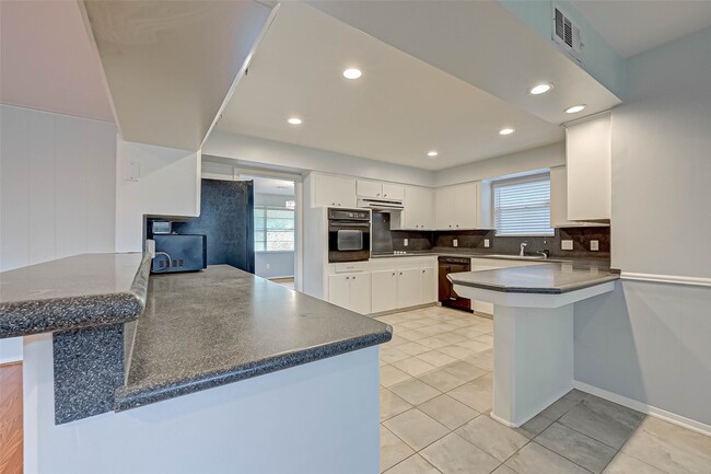 Building Photo - 5734 Spellman Rd