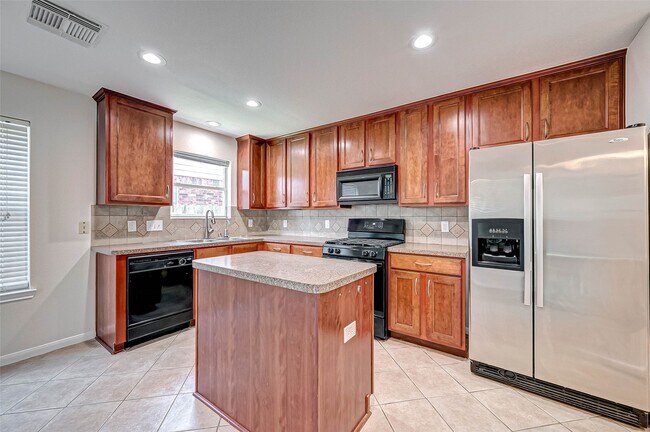 Building Photo - 5127 Birch Manor Ln