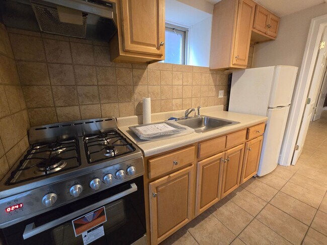 Building Photo - 313 N 34th St