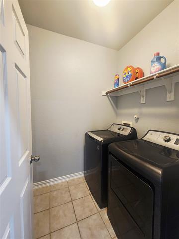 Building Photo - 1024 Fair Oaks Dr