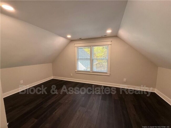 Building Photo - 1610 N Stonegate Dr