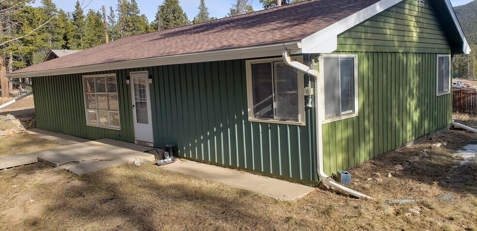 Building Photo - 128 Karlann Dr