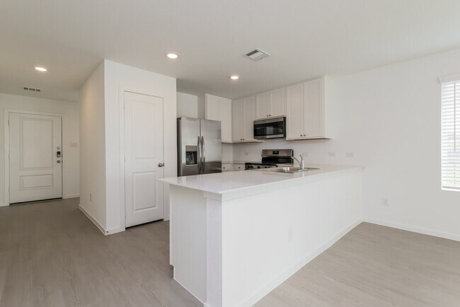 Building Photo - 16006 Tallis Dr