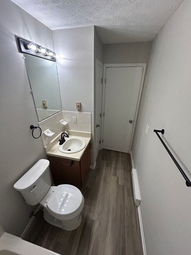 Building Photo - Rent Promotion - $500 off 2nd Month Rent!!!