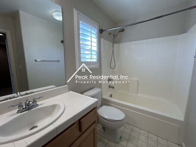 Building Photo - 9196 Cortina Cir
