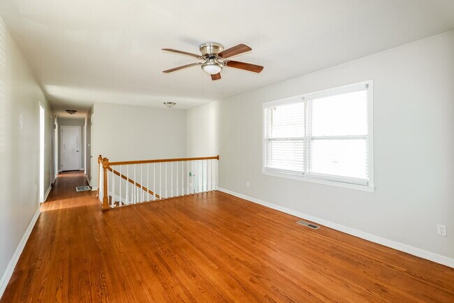 Building Photo - 629 16th Terrace Cir NW