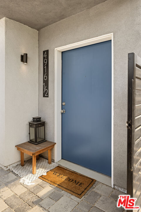 Building Photo - 4916 1/2 S Centinela Ave