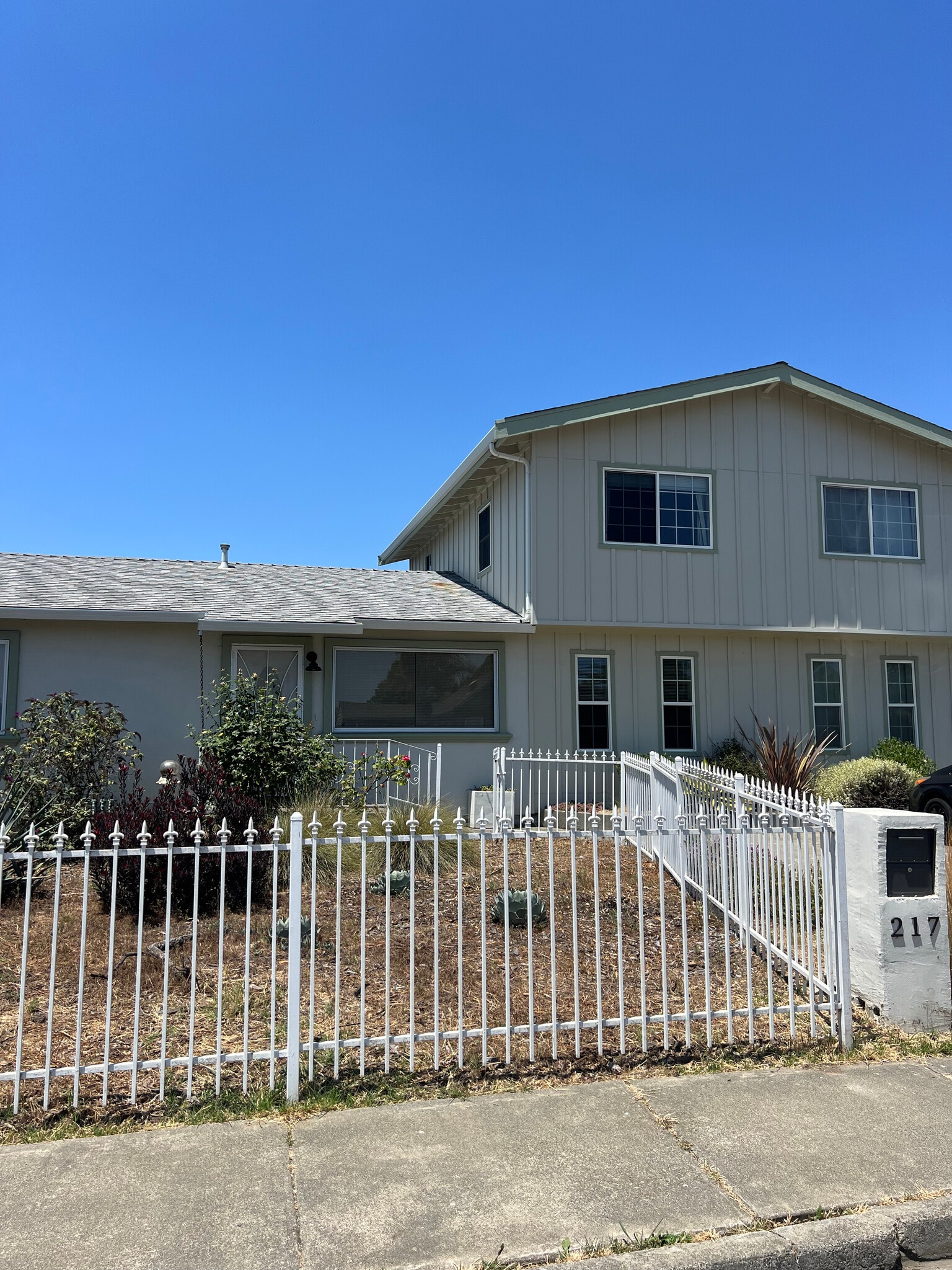Building Photo - 217 Mendocino St