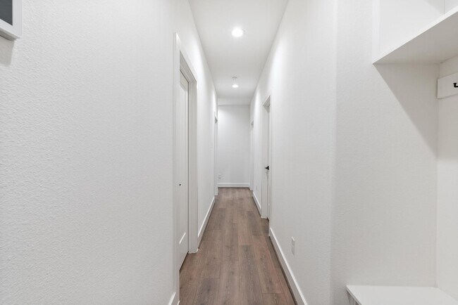 Building Photo - 2759 Sunny Briar Dr