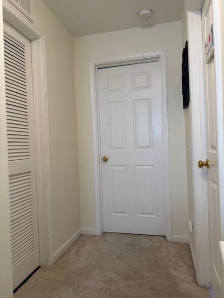 Building Photo - 46956 Courtyard Sq