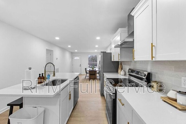 Building Photo - 1025 42nd Ave N