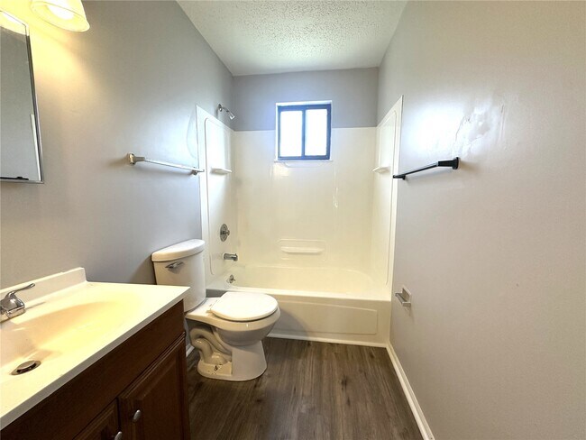 Building Photo - 10063 Northgate Dr