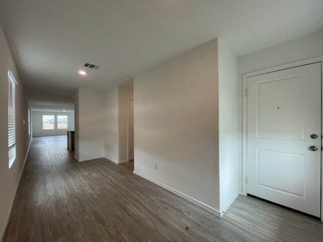 Building Photo - Single Family Home For Rent