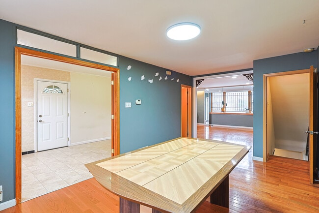 Building Photo - 2421 Vista St