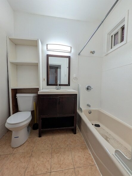 Building Photo - 26 Concord St