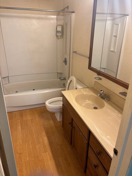 Building Photo - 704 White Tail Way