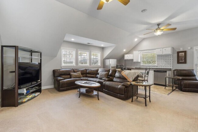 Building Photo - 97 Huntington Rd NE