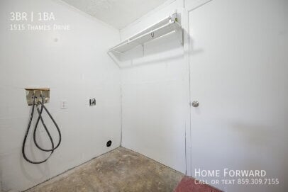 Building Photo - 1515 Thames Dr