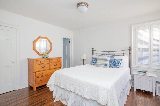 Building Photo - 19 Concord St