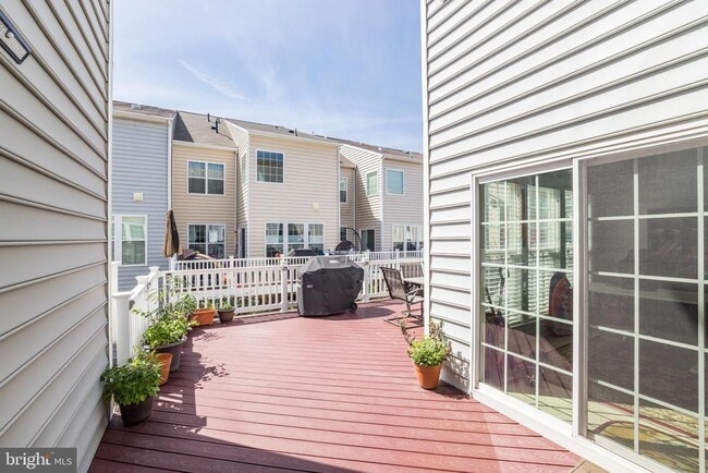 Building Photo - 43583 White Cap Terrace