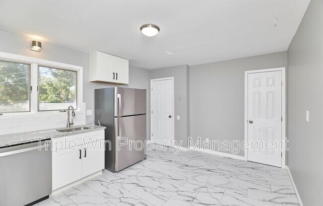 Building Photo - 2770 Dove Dr