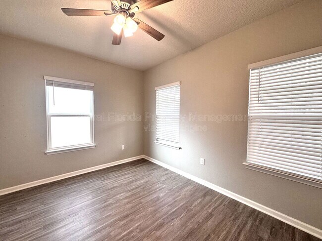 Building Photo - 5945 Glory Bower Dr