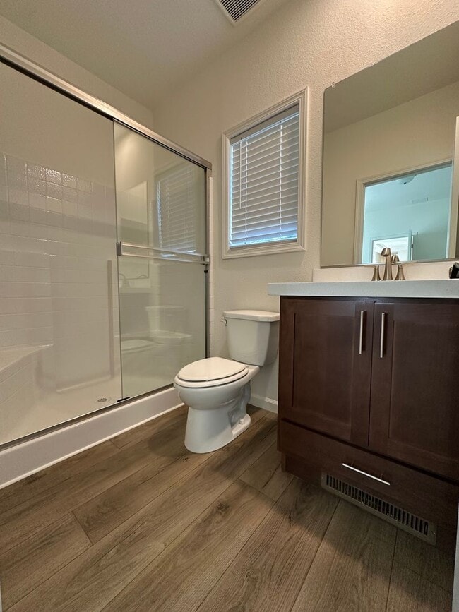 Building Photo - Rare horse property with huge workshop and dog kennels. Ready for move in