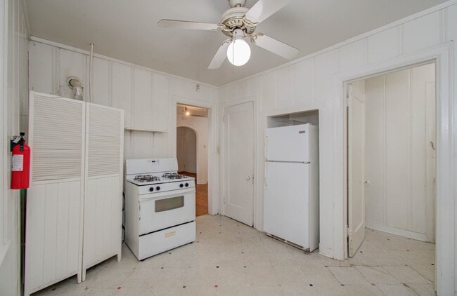 Building Photo - 1428 Wentworth St