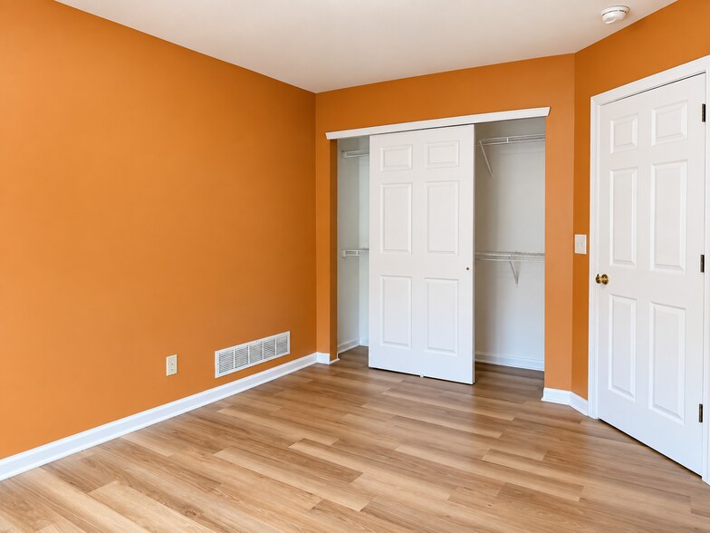 Building Photo - 9 Clearbrook Ln