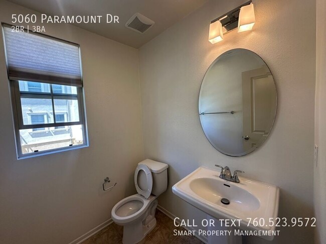 Building Photo - 5060 Paramount Dr