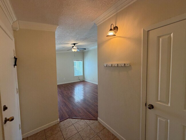 Building Photo - 3 Bedroom Single Story Home Available Near McMahon Blvd NW & Kayenta St NW!