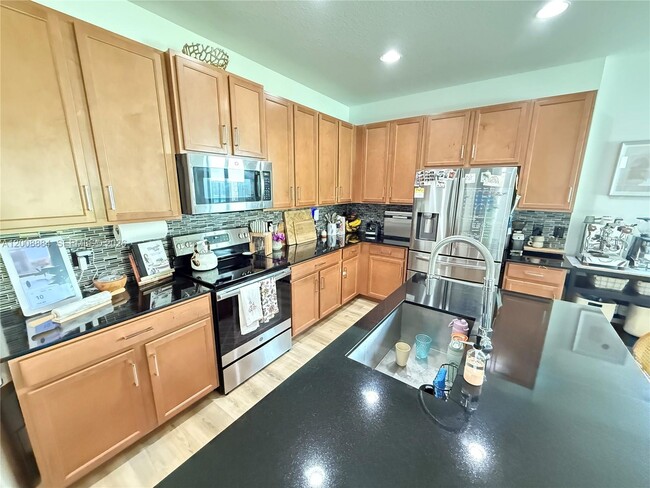 Building Photo - 2945 SE 3rd St