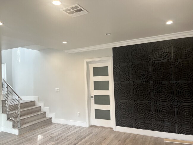 Building Photo - 4538 Dempsey Ave