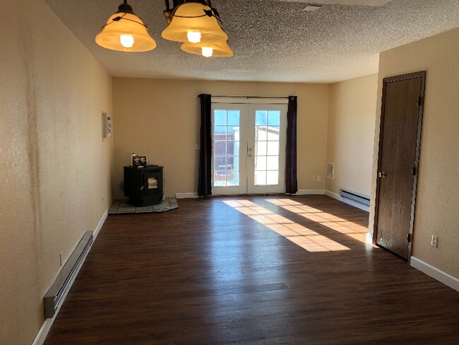 Building Photo - 622 Oakmont Rd