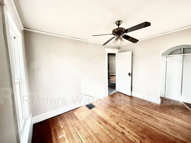 Building Photo - 3114 School St