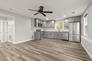 Building Photo - 6578 Edsall Rd