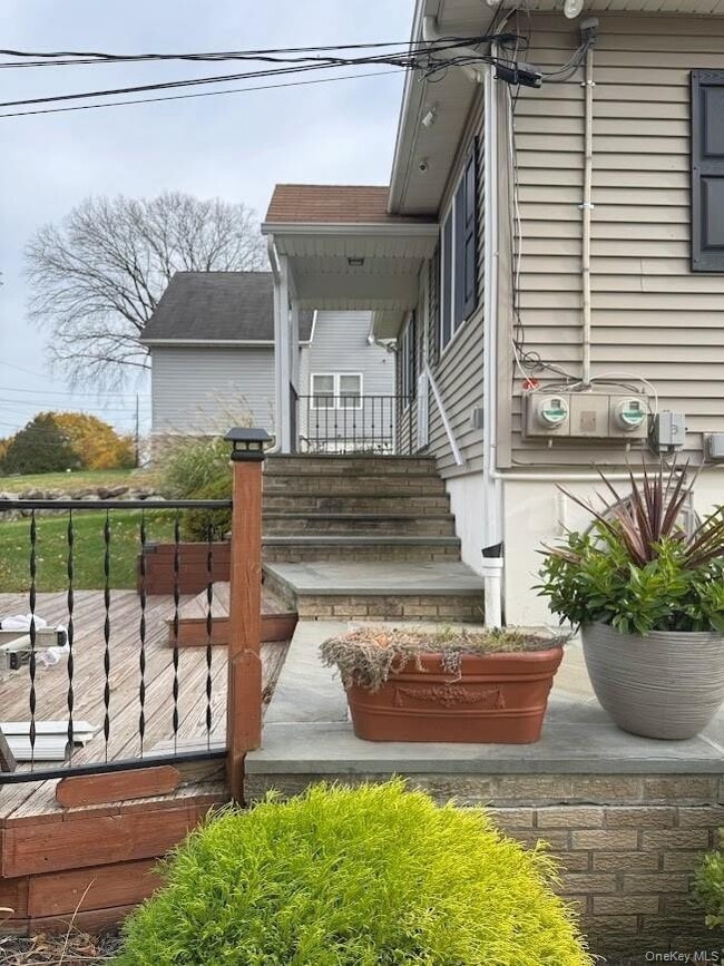 Building Photo - 5 Hall Ave