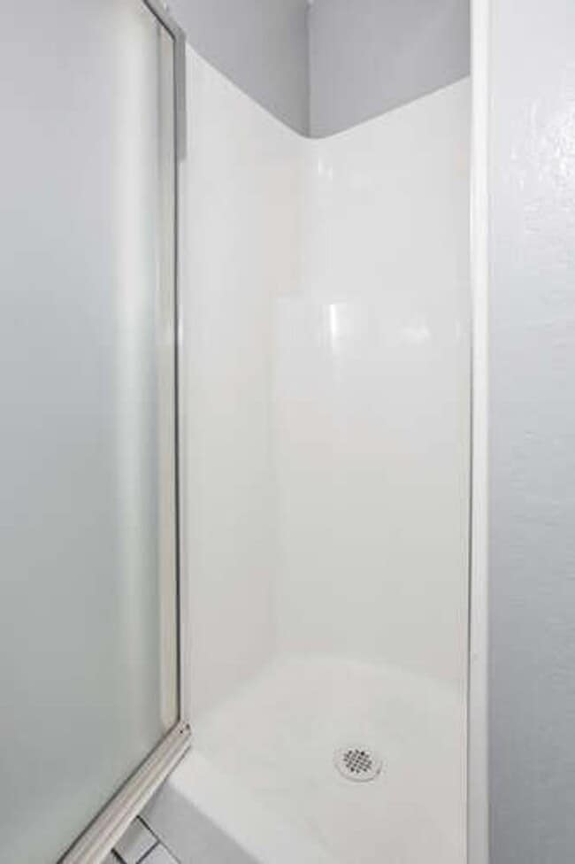 Building Photo - Charming & Bright 1 bedroom Unit in Sausal...