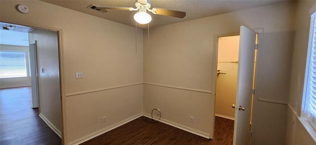 Building Photo - 2204 Turf Club Dr