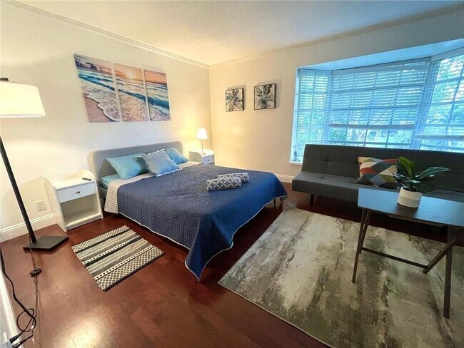 Building Photo - 619 Kensington Pl