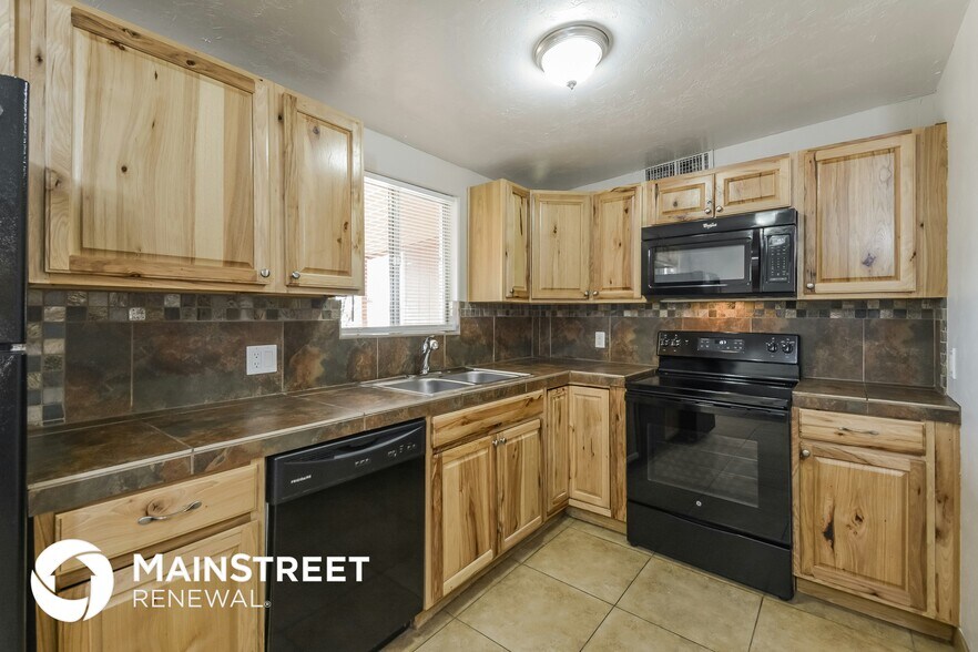 Building Photo - 4870 S Rosette Pl