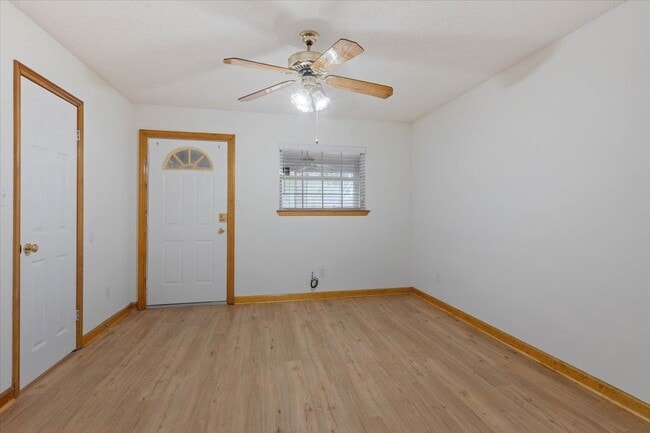 Building Photo - 2510 Golden Park Ln
