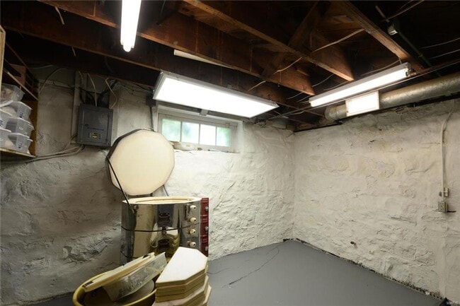 Building Photo - 418 Carswold Dr