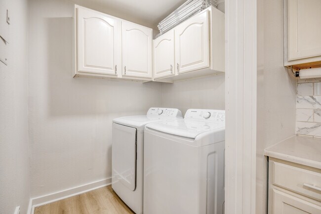 Building Photo - 5407 Spring Meadow Rd