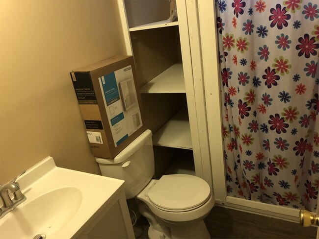 Building Photo - 57 Volewood Ln