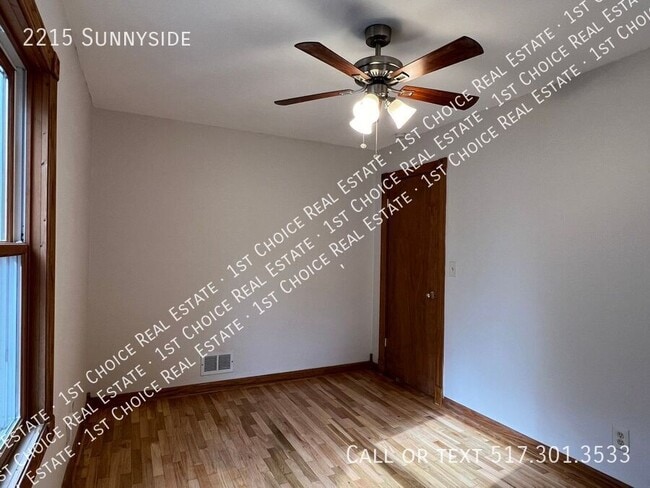 Building Photo - 2215 Sunnyside-