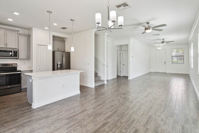 Building Photo - 1318 Royal St. George Blvd