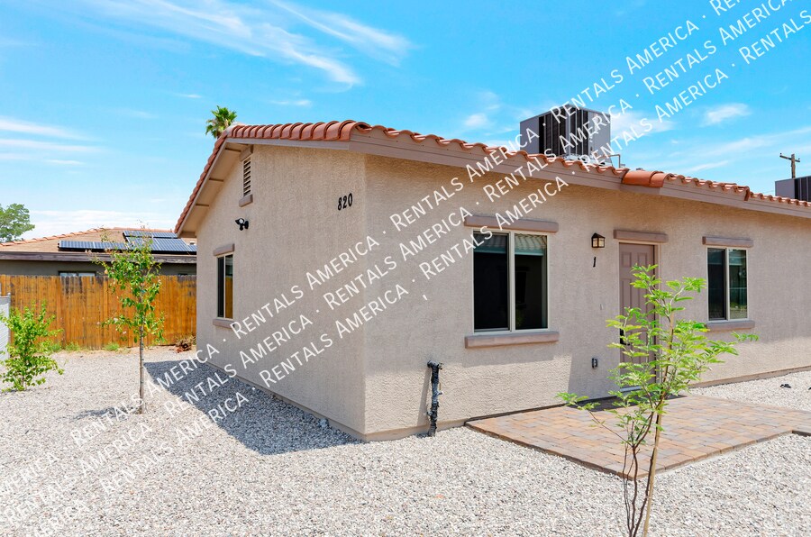 Building Photo - 820 E 35th St