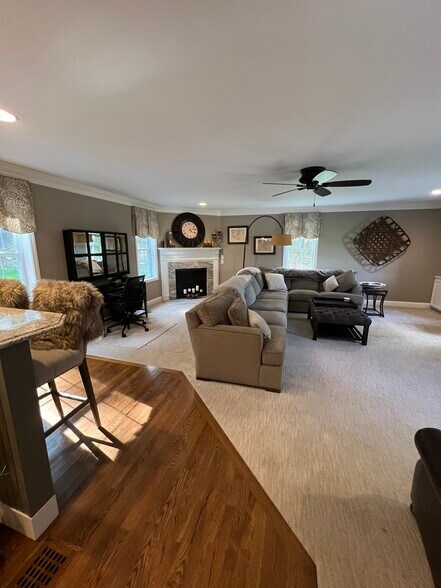 Building Photo - 5 Fawn Ln