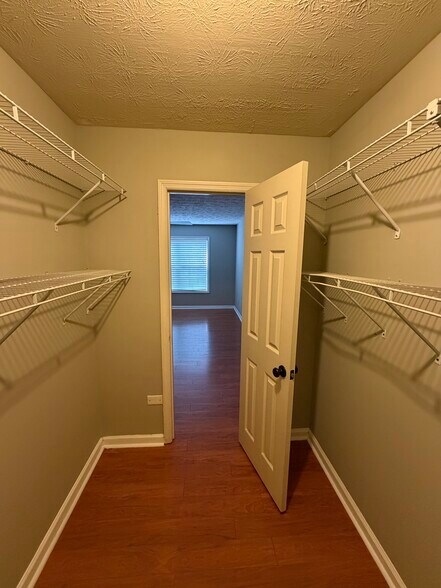 Building Photo - 1394 N Crossing Dr NE